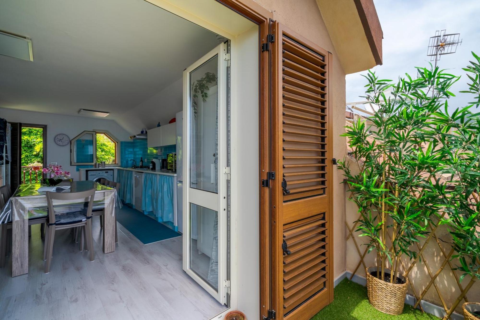 La Goccia Sul Mare Apartment Летояни Екстериор снимка